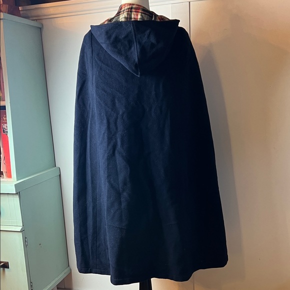 1960s Vintage Long Hooded Cape with Plaid Lining - Picture 3 of 9